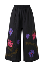 Black wide-leg pants with flower embroidery