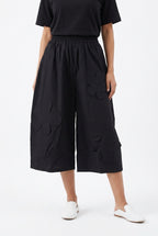 Black cropped Wide-Leg Pants with Floral Appliqué