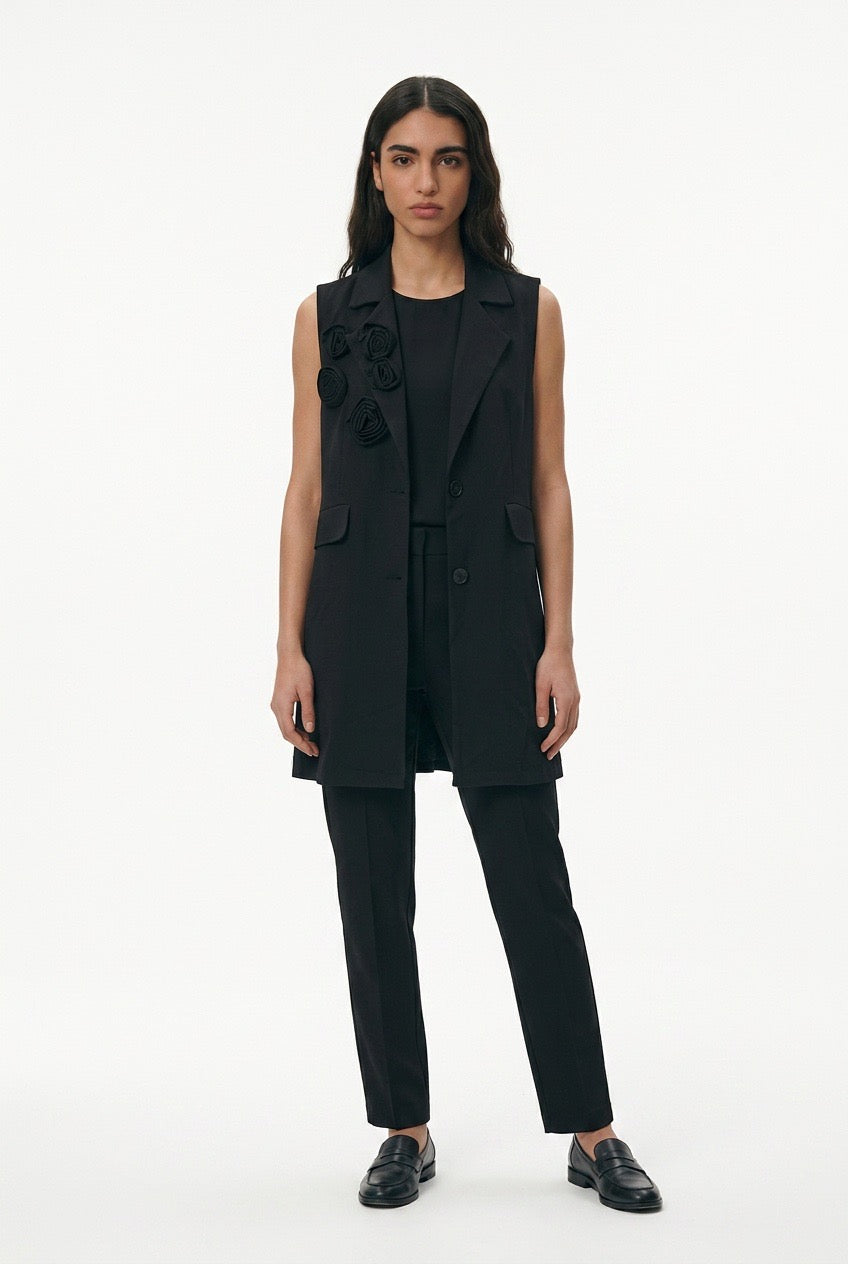 Black vest with flower embroidery