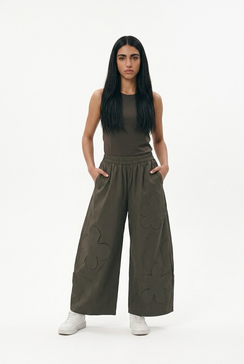Khaki cropped Wide-Leg Pants with Floral Appliqué