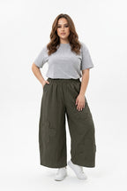Khaki cropped Wide-Leg Pants with Floral Appliqué