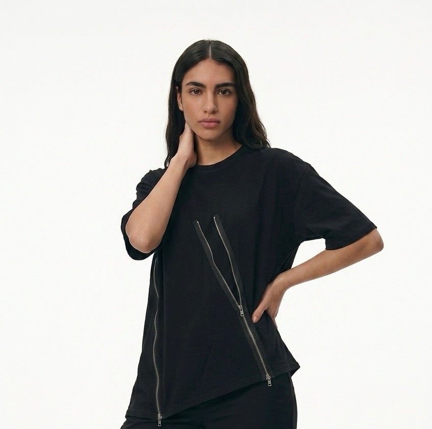 Black T-shirt with zipper detail